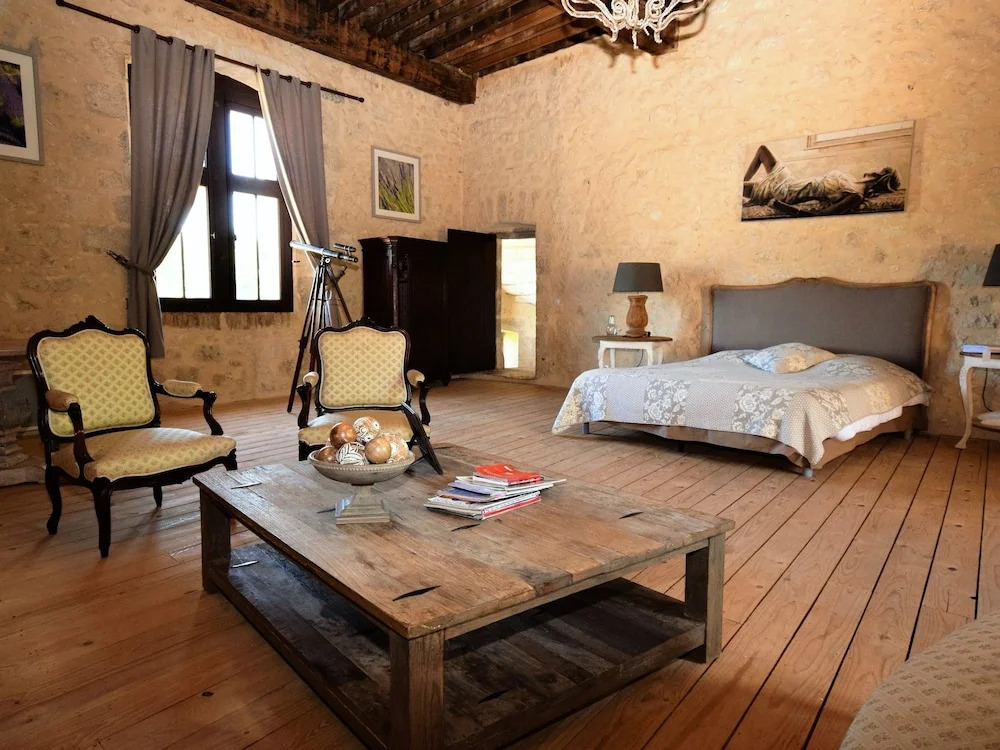 Castle Near Agen With Shared Pool