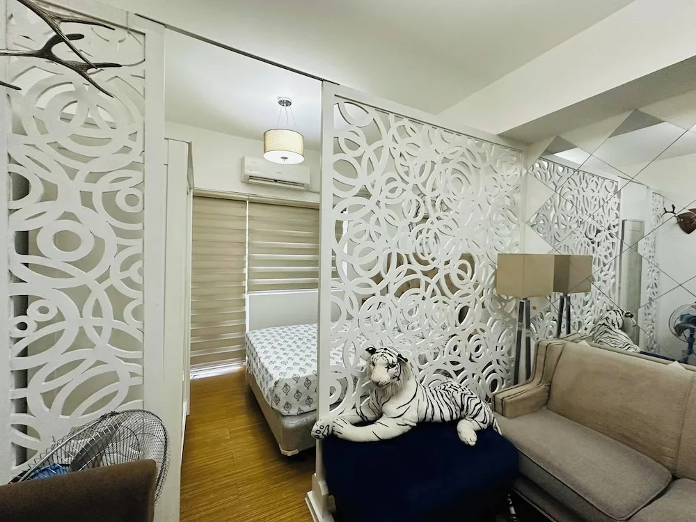One Bedroom WBalcony Near Bgc Netflix