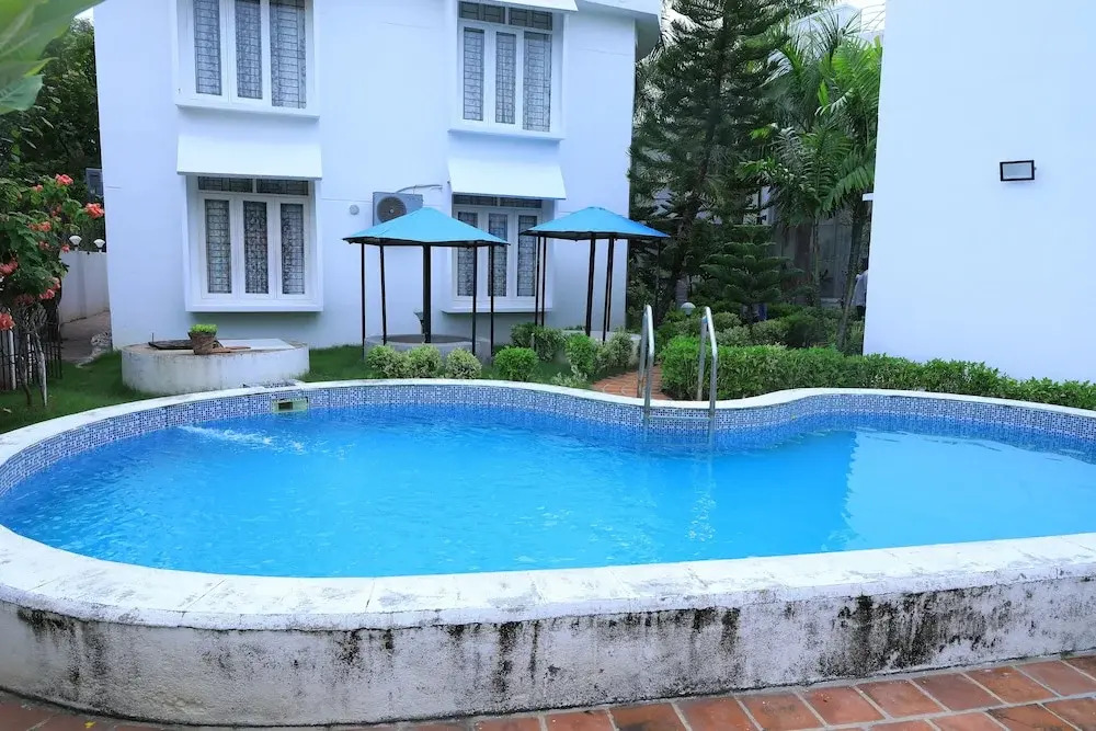 Anton White Villas Resort