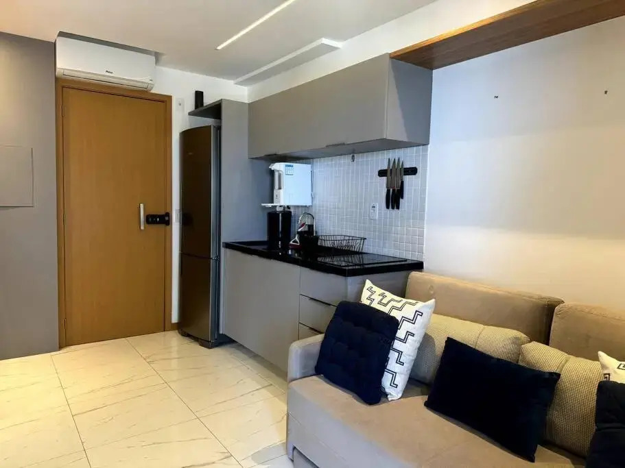 Academia/Garagem/ Piscina : a 300 m do Farol