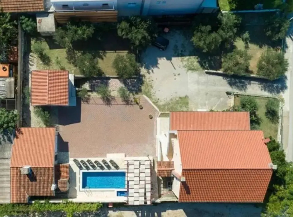 Villa Lara With Pool And Sea View