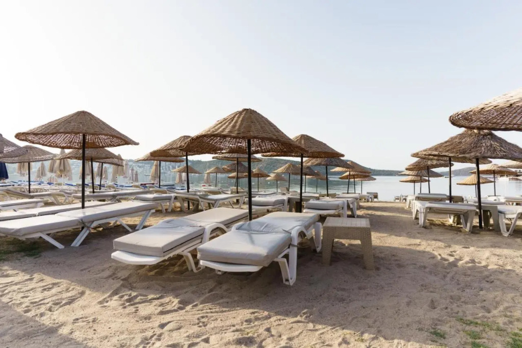 Costa Bitezhan Beach Hotel