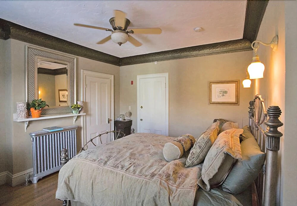 Morrill Mansion Bed & Breakfast