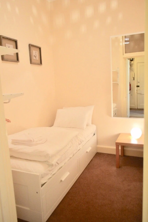3 Bedroom Bruntsfield Flat