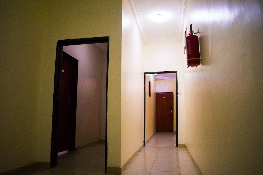 Отель Esporta Suites Agidingbi