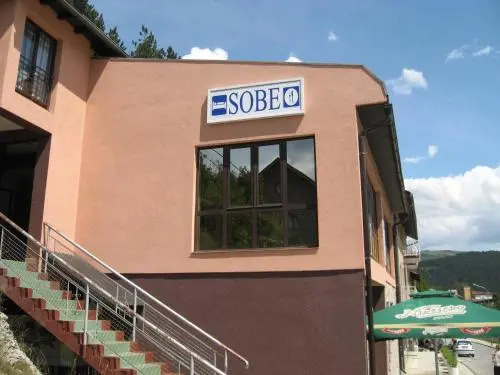 B&B Apolon