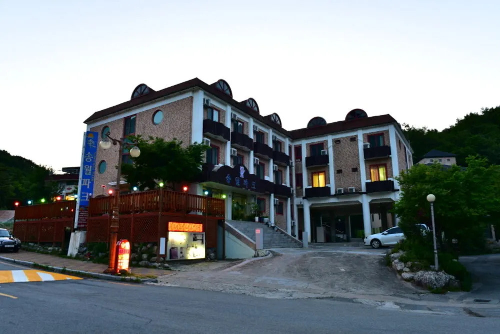 Songwol Park