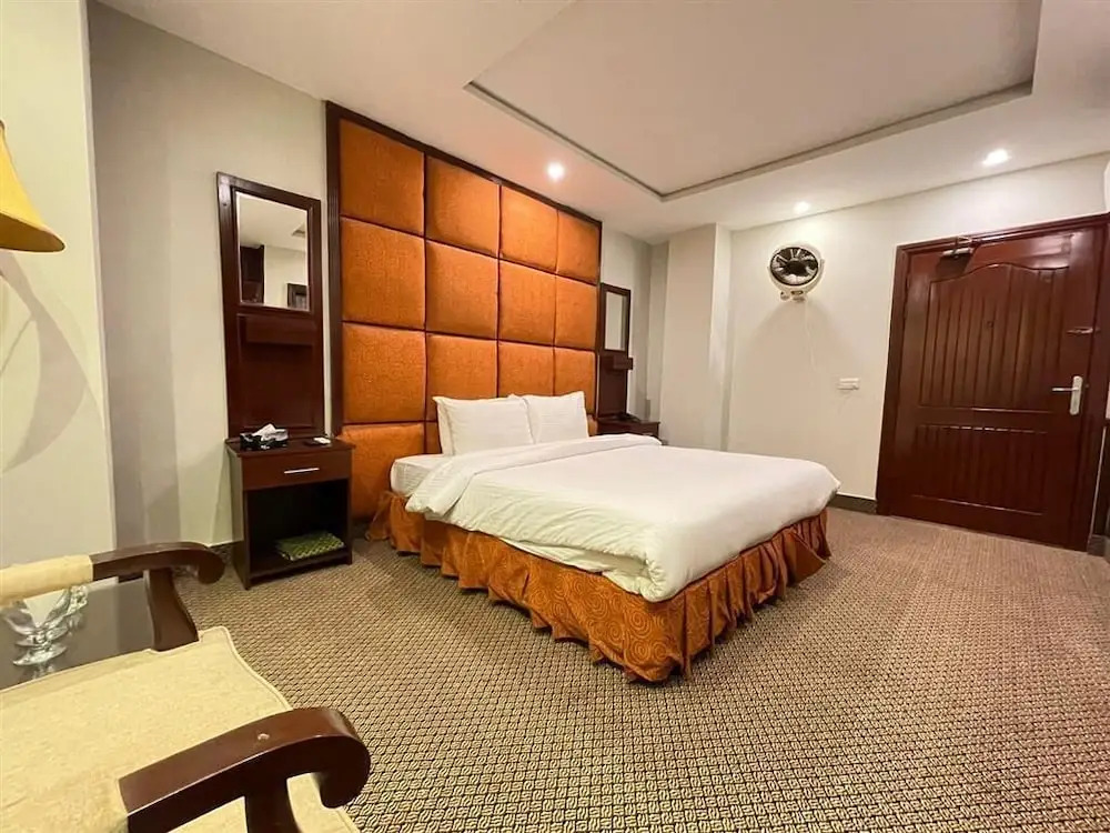 Al Noor Hotel Multan