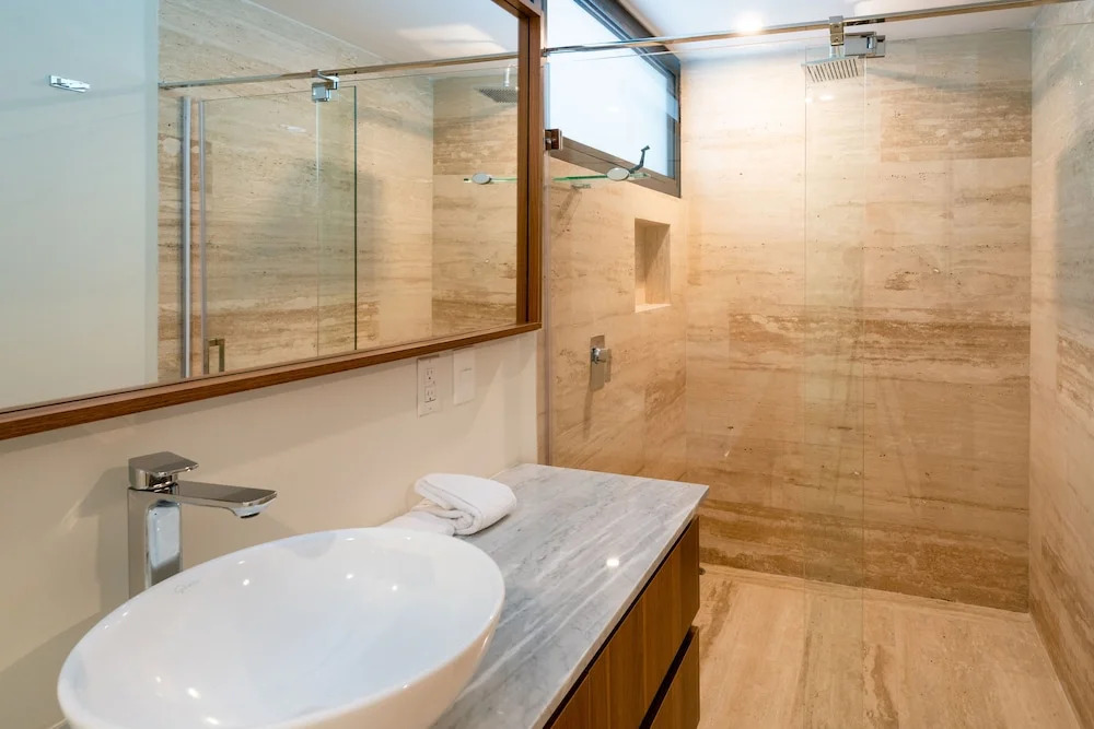 Condo Anahuac - Luxury At AWA Residences