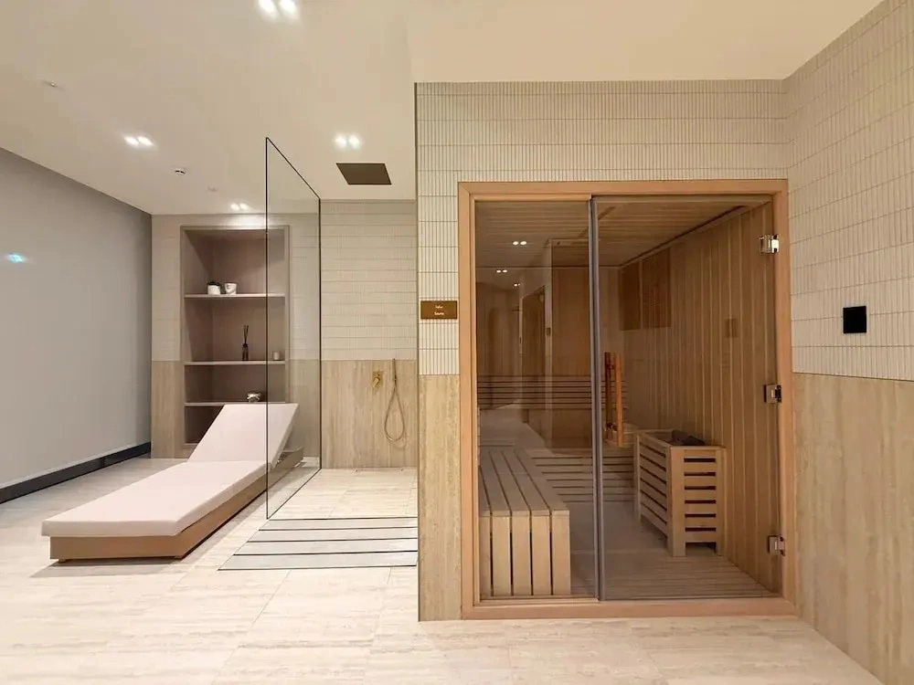 Luxury Sky Retreat w Private Pool -JVC
