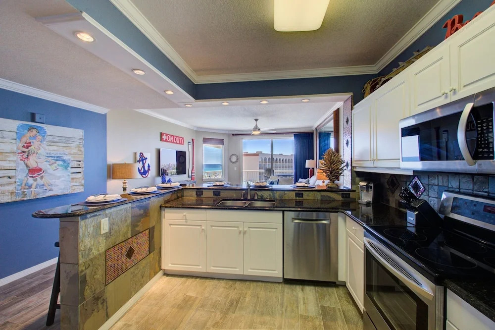 Gulfside 508 - 2 Br condo by RedAwning