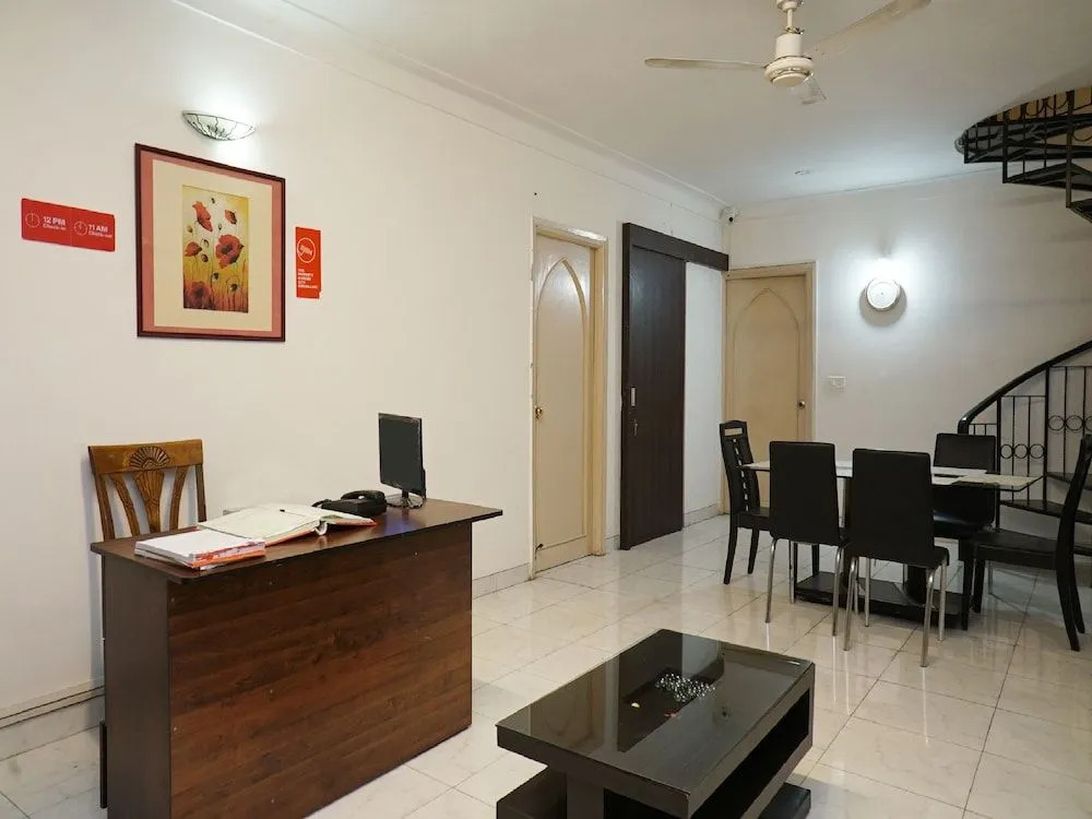OYO 23239 10 Blossoms Service Apartments