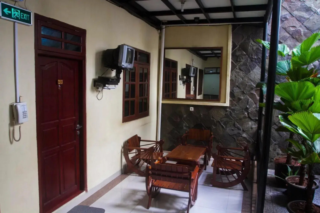 House of Arsonia Bougainvillea