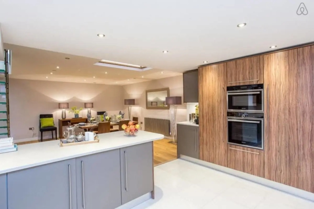 The Norfolk Escape - Beautiful & Bright 4 Mews Homes with 16BDR