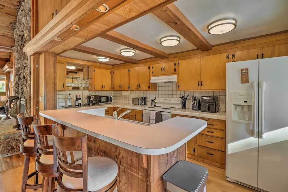 Ski and Soak Hot Tub Haven in Tahoe City!