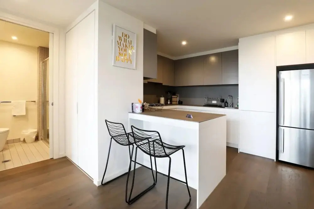Stylish And Modern 2 Bedroom Melbourne Retreat