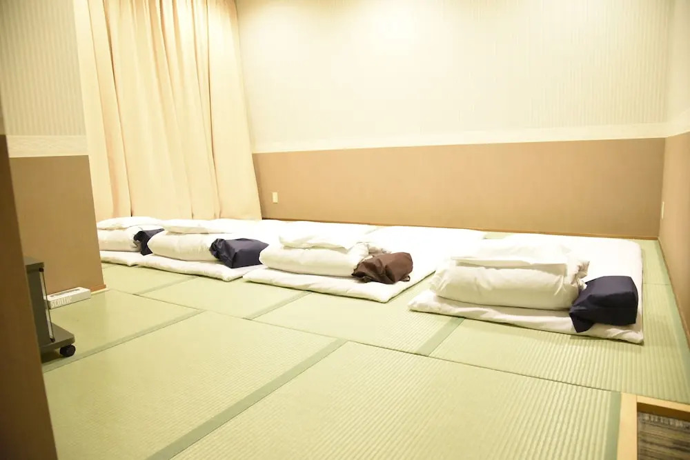 Kumamoto Capsule Hotel - Hostel, Caters to Men