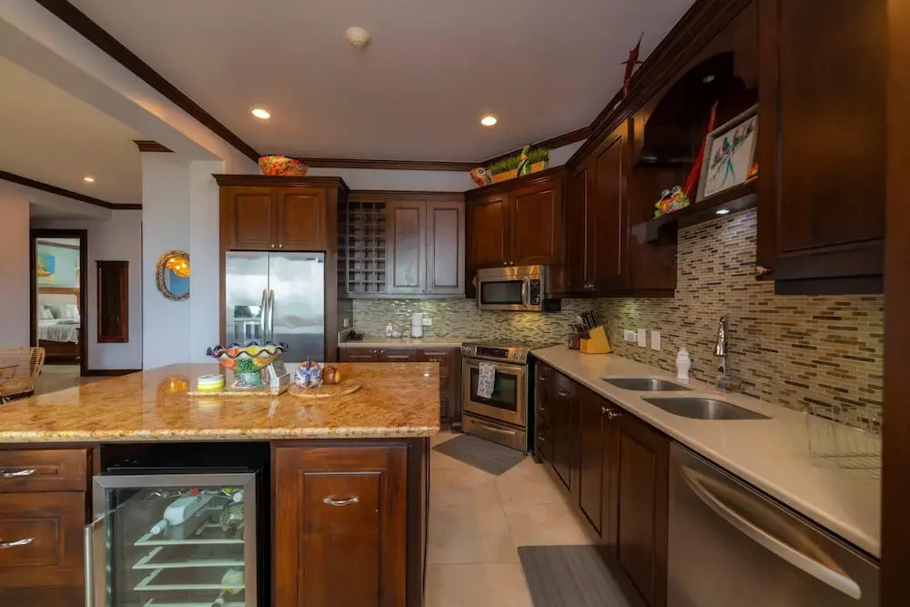 Altavista 4C 3 bdr 3 Bath Ocean View
