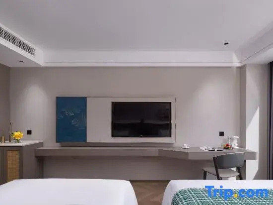 M Designer Hotel (Chengdu International Trade City Branch)