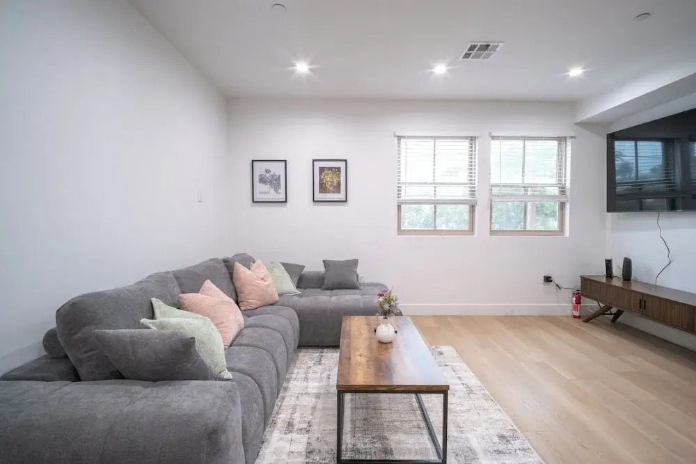 Stylish Private Room by Downtown LA