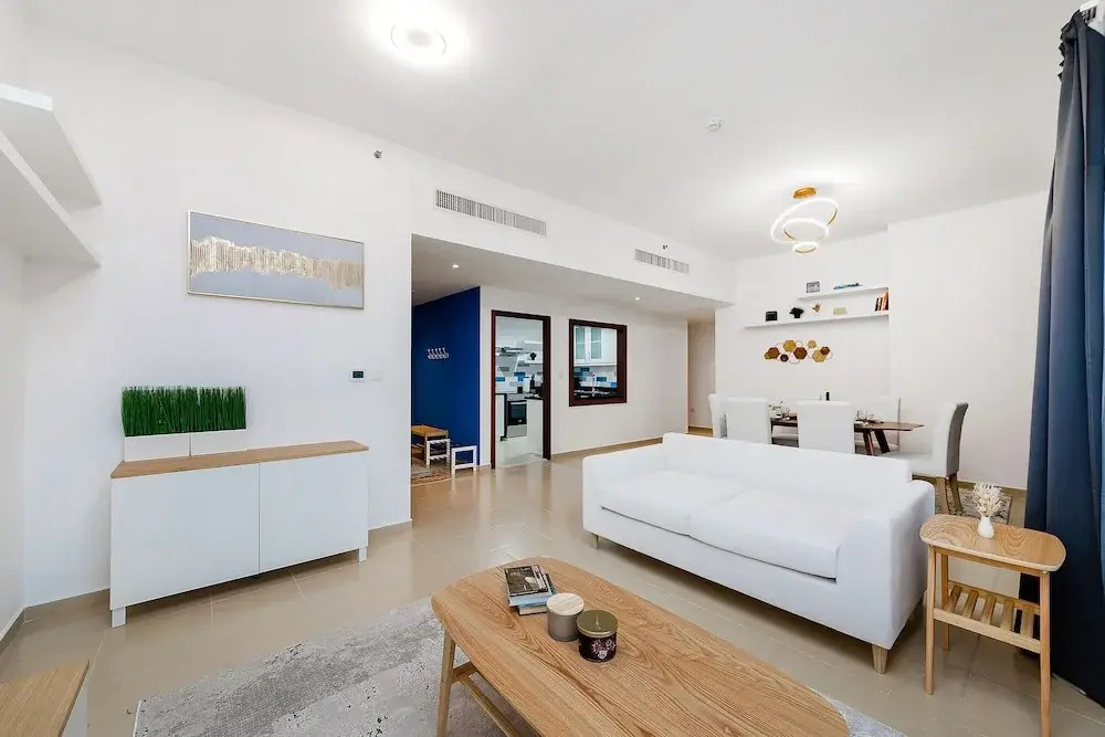 Panoramic Spacious City View 2BR Escape