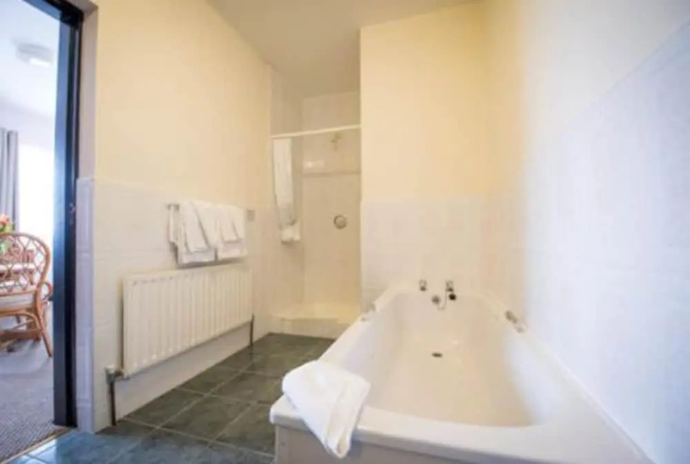 Carna Bay Hotel