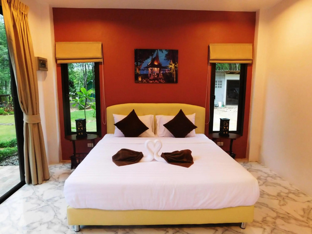 Phuket Sirinapha Resort