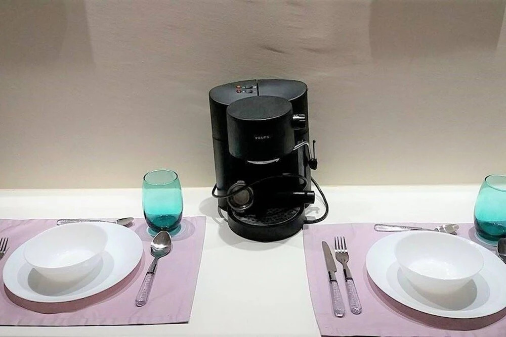 Funky Apt in Central Athens • 5' from Metro!