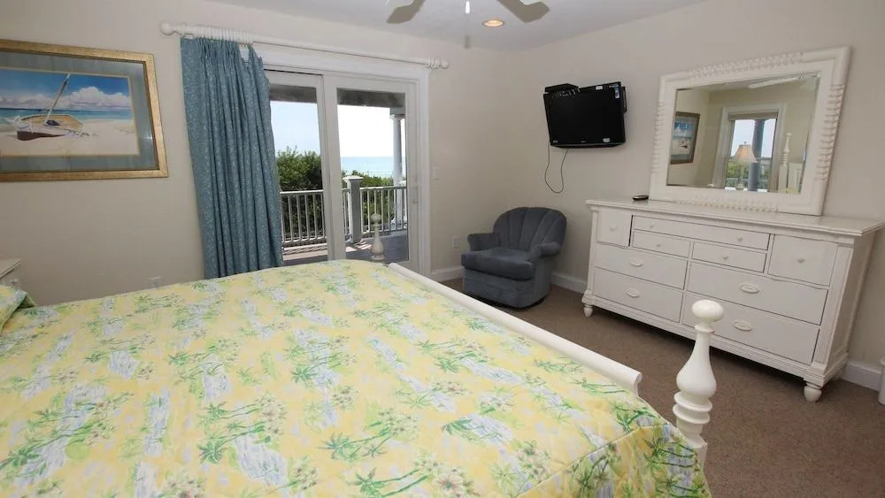 Flying Cloud II - 9 Br Home