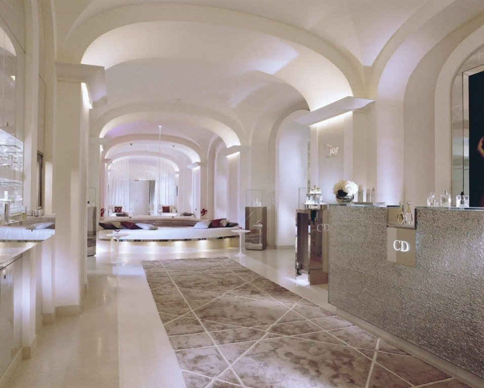 Отель Plaza Athenee