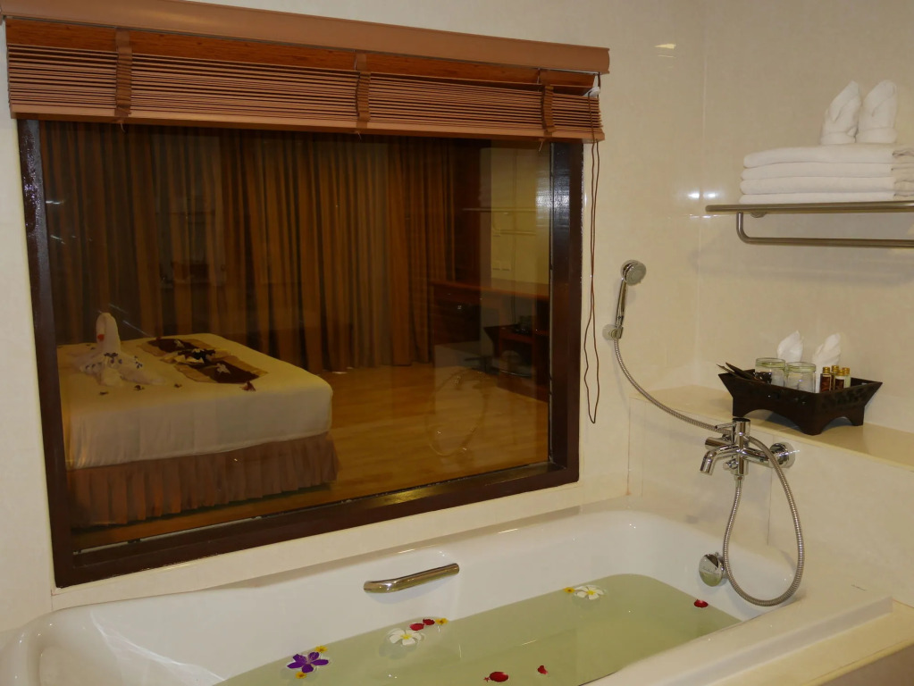 The Sunset Beach Resort - Koh Kho Khao