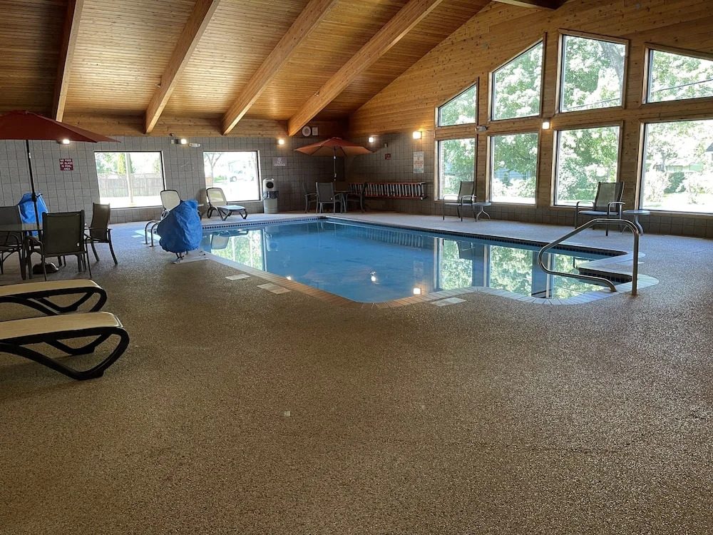 Nichols Inn & Suites