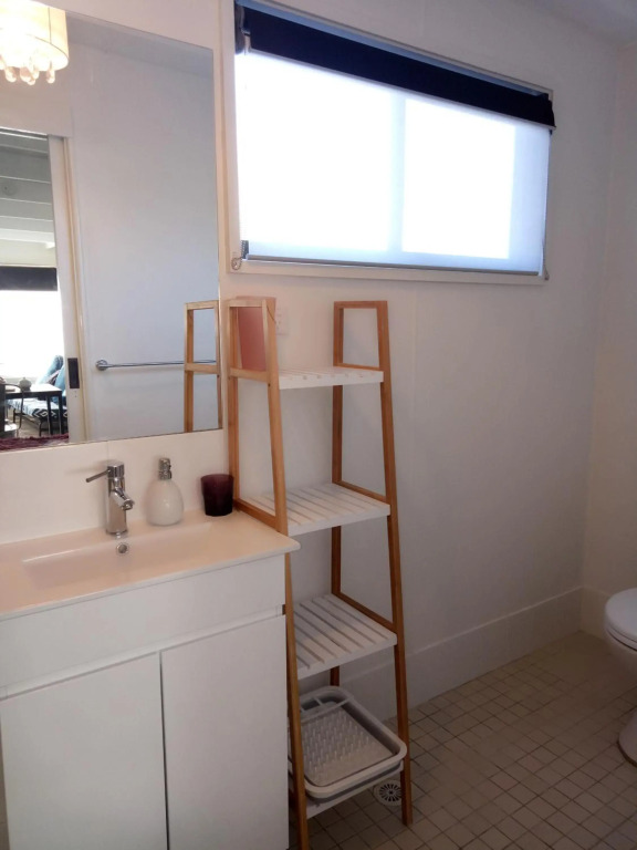 The Husky House 1 bedroom or 2 bedroom or The Husky Studio Suite stayinjervisbay com