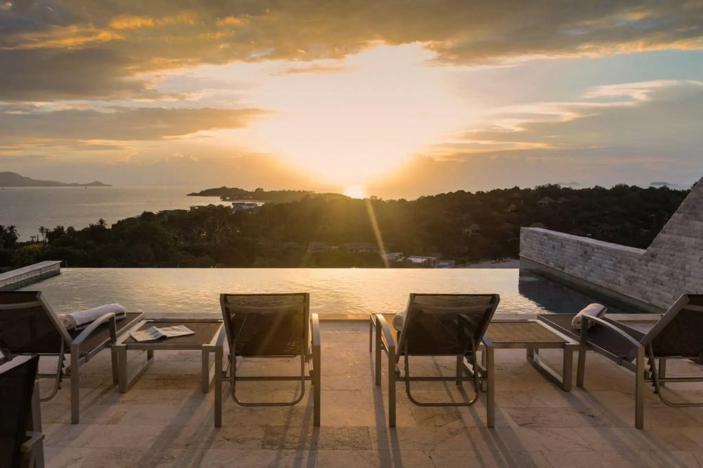 Red Sky Beach View Villa