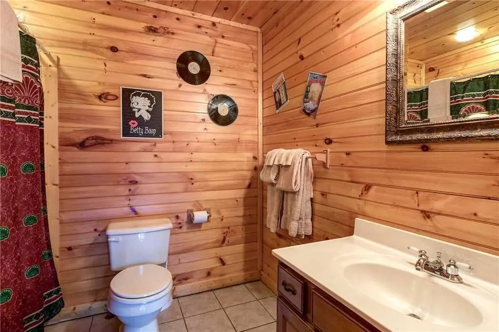 Mountain Dreams II 3 Bedroom Home with Hot Tub