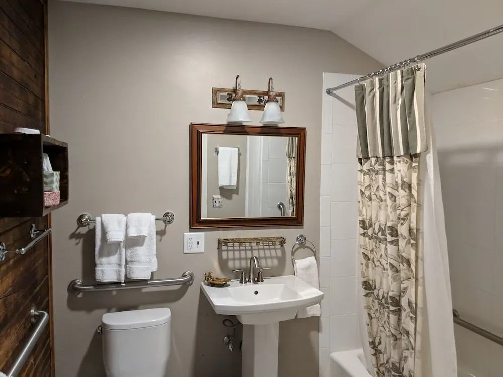 Heart of the Village Bed & Breakfast in Shelburne VT