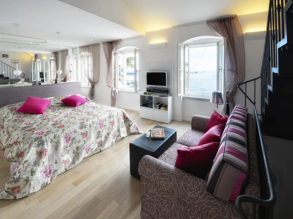 Riva Luxury Suites