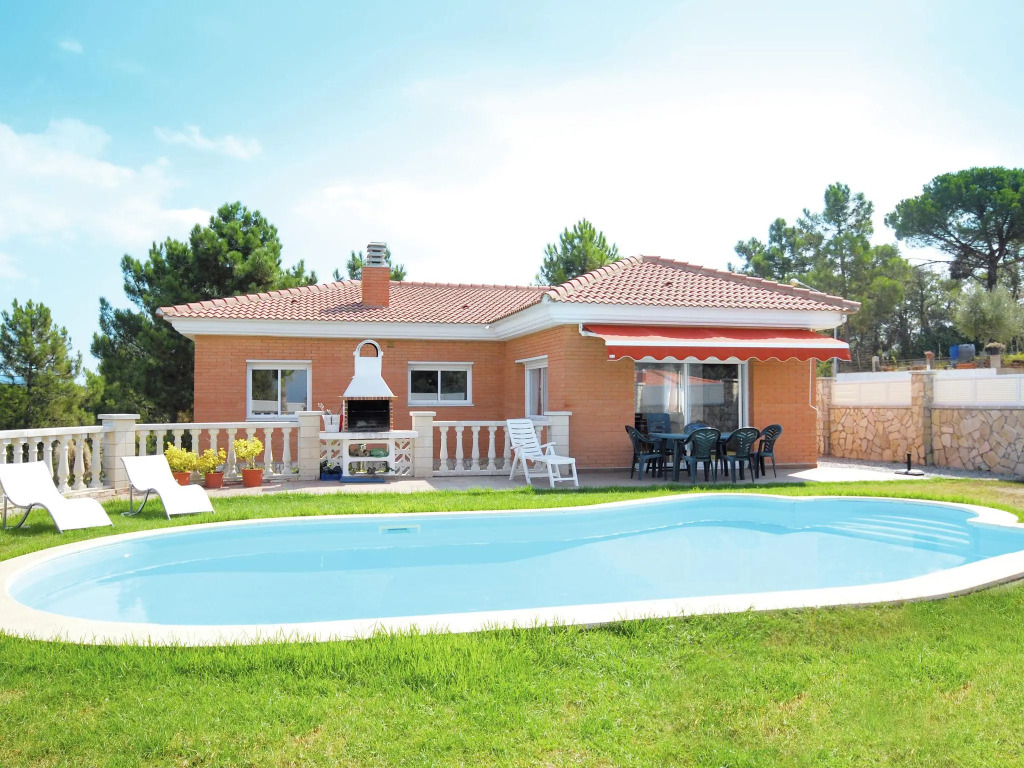 Detached Villa on one Floor, With Garden, Private Pool and Nice Views
