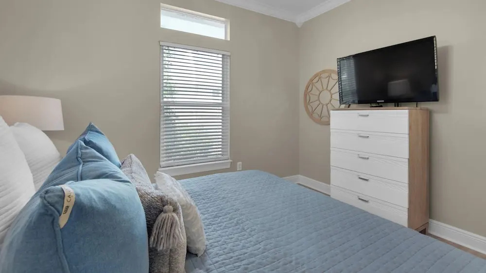 Classic Seagrove Beach Cottage- Minutes to Gulf, Steps to Pool