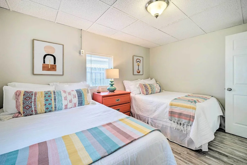 Picturesque Duplex Unit, 1/2 Mi to the Beach!