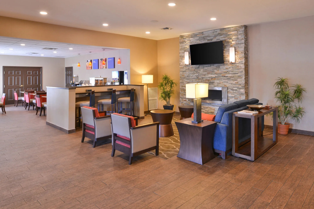 Comfort Inn & Suites Fayetteville-University Area