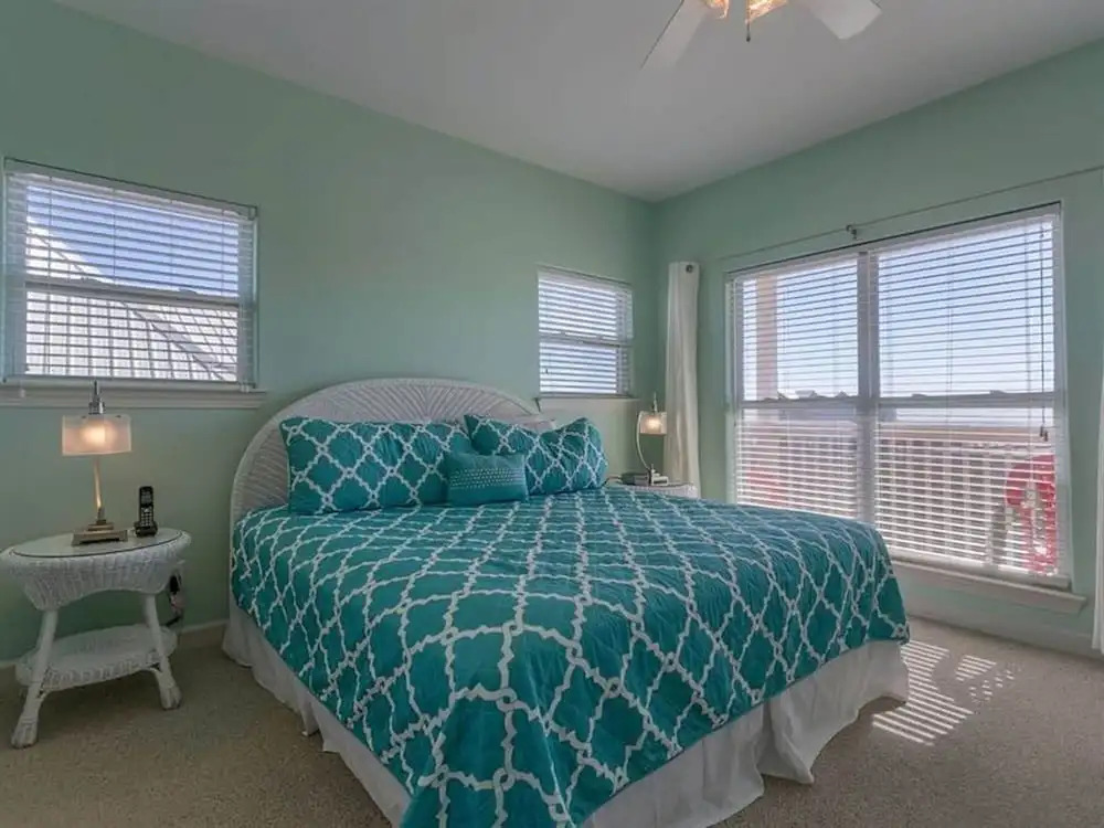 Sea La Vie by Meyer Vacation Rentals