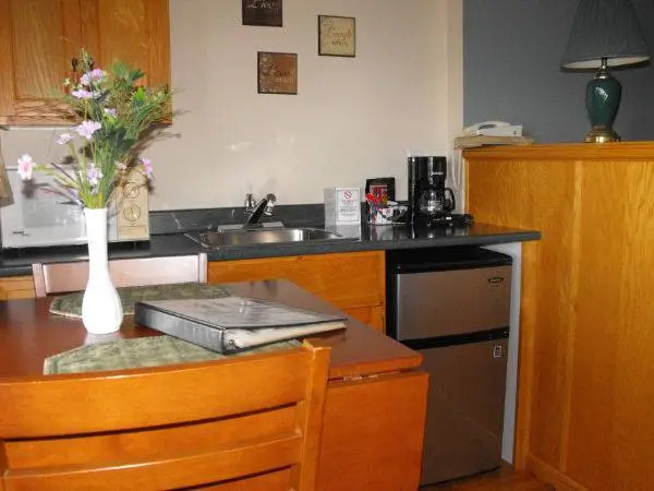 Dewars Inn and Cottages