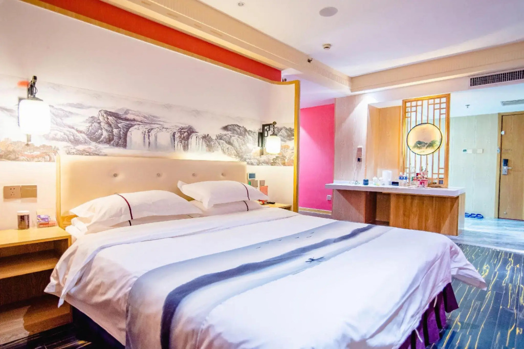 Kunlun Leju Business Hotel (Xinxiang Huixian)