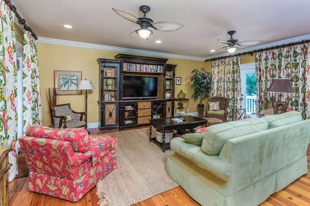 4318 6th Street by Hodnett Cooper