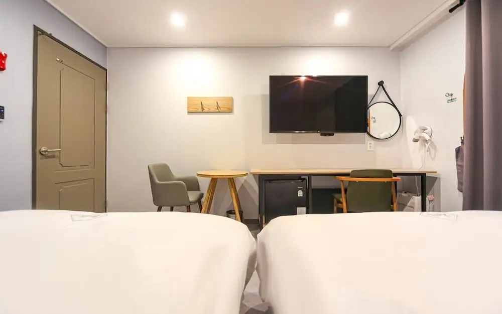 Zeus Motel