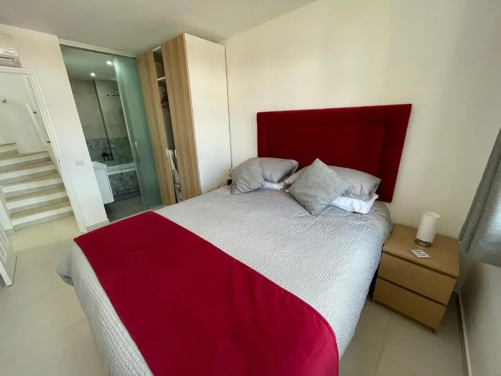 Orange Tree - Stylish 2 Bedroom Apartment in Old Village
