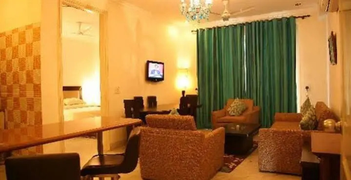 Hotel Corbett Plaza