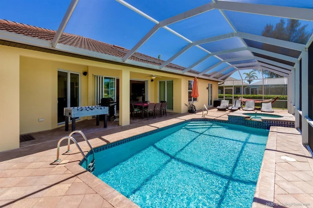 Paradise Palms