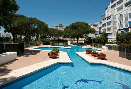 Beachside Luxury Apartment in Puerto Banus - Club Playas del Duque